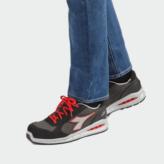 Low work shoes with a toe cap Diadora RUN NET AIRBOX LOW S3S