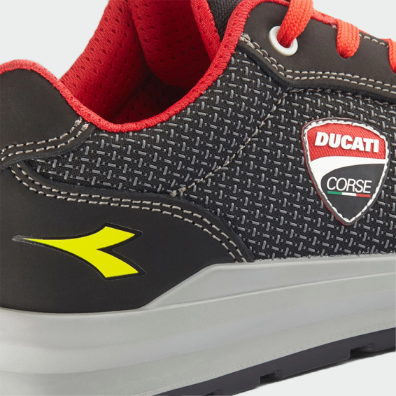 Low work shoes with a toe cap SPEEDY RACE LOW S3S - Black color