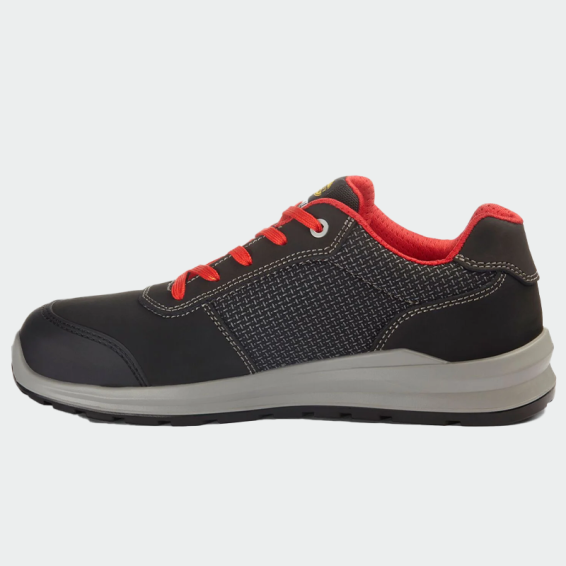 Low work shoes with a toe cap SPEEDY RACE LOW S3S - Black color
