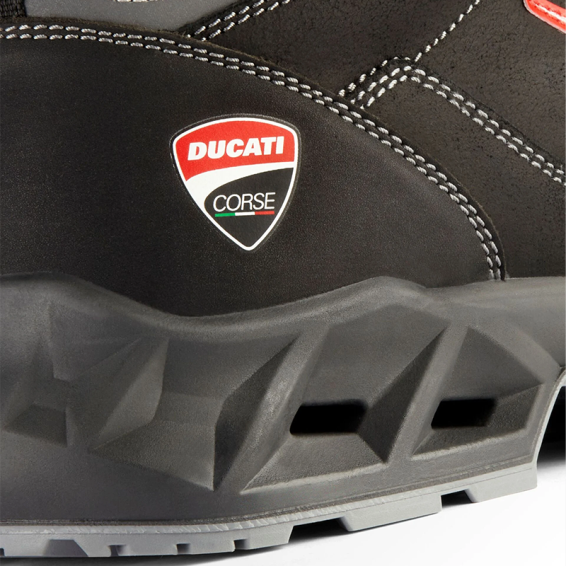 Hi work shoes with a toe cap SHARK ENGINE MID S3S - Black color